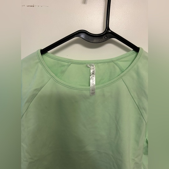 🍁Fabletics Avah Color Block Cut Off Crop Top - Picture 5 of 8